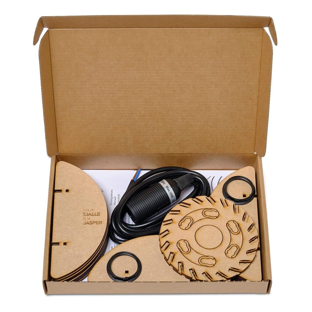 Atmosphere hanglamp - hanglamp in de kleur Black van Van Tjalle en Jasper