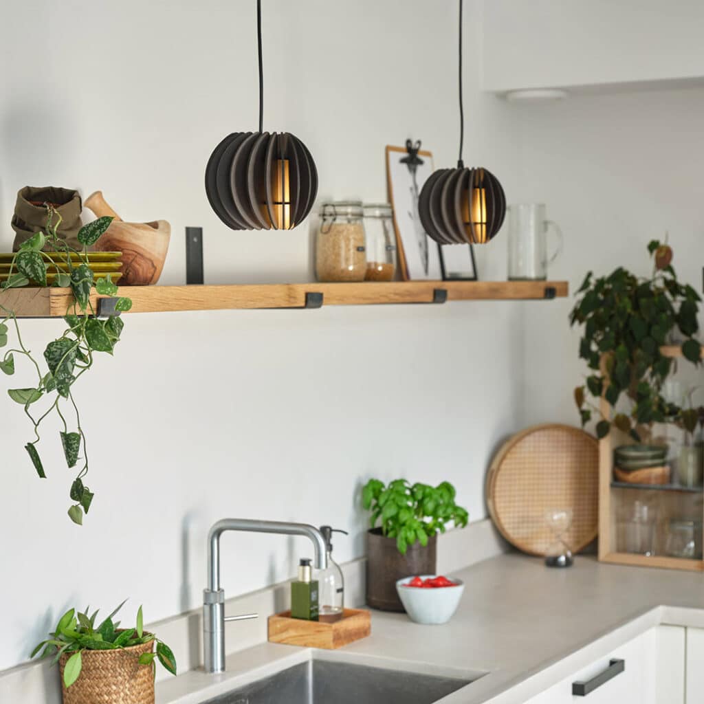 Atmosphere hanglamp - hanglamp in de kleur Black van Van Tjalle en Jasper