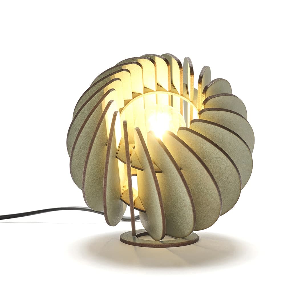 Atmosphere tafellamp - hout in de kleur Black van Van Tjalle en Jasper