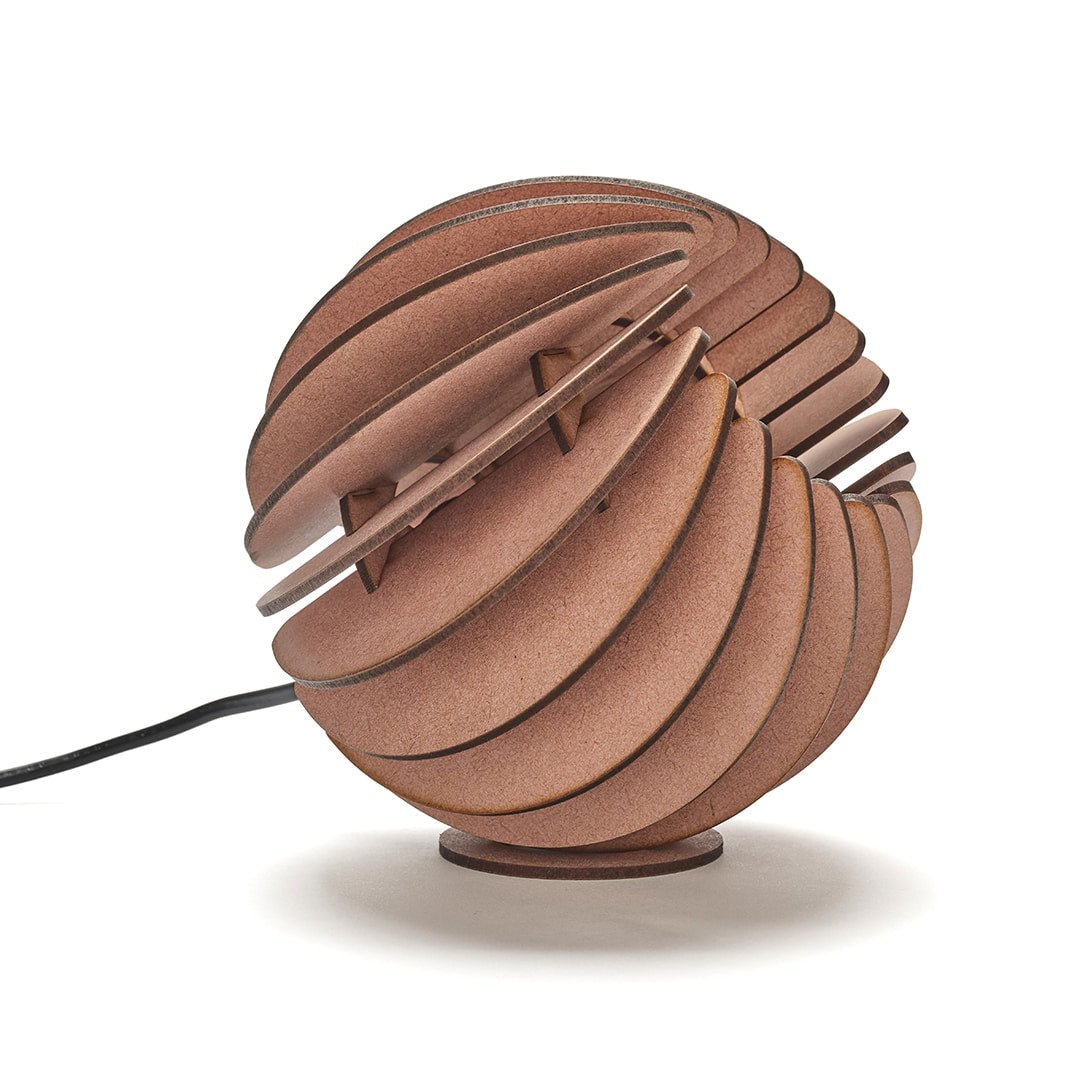 Atmosphere tafellamp - hout in de kleur Black van Van Tjalle en Jasper