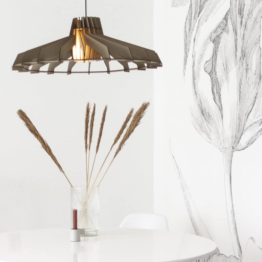 Nikolamp Tesla hanglamp - eetkamer in de kleur Naturel van Van Tjalle en Jasper