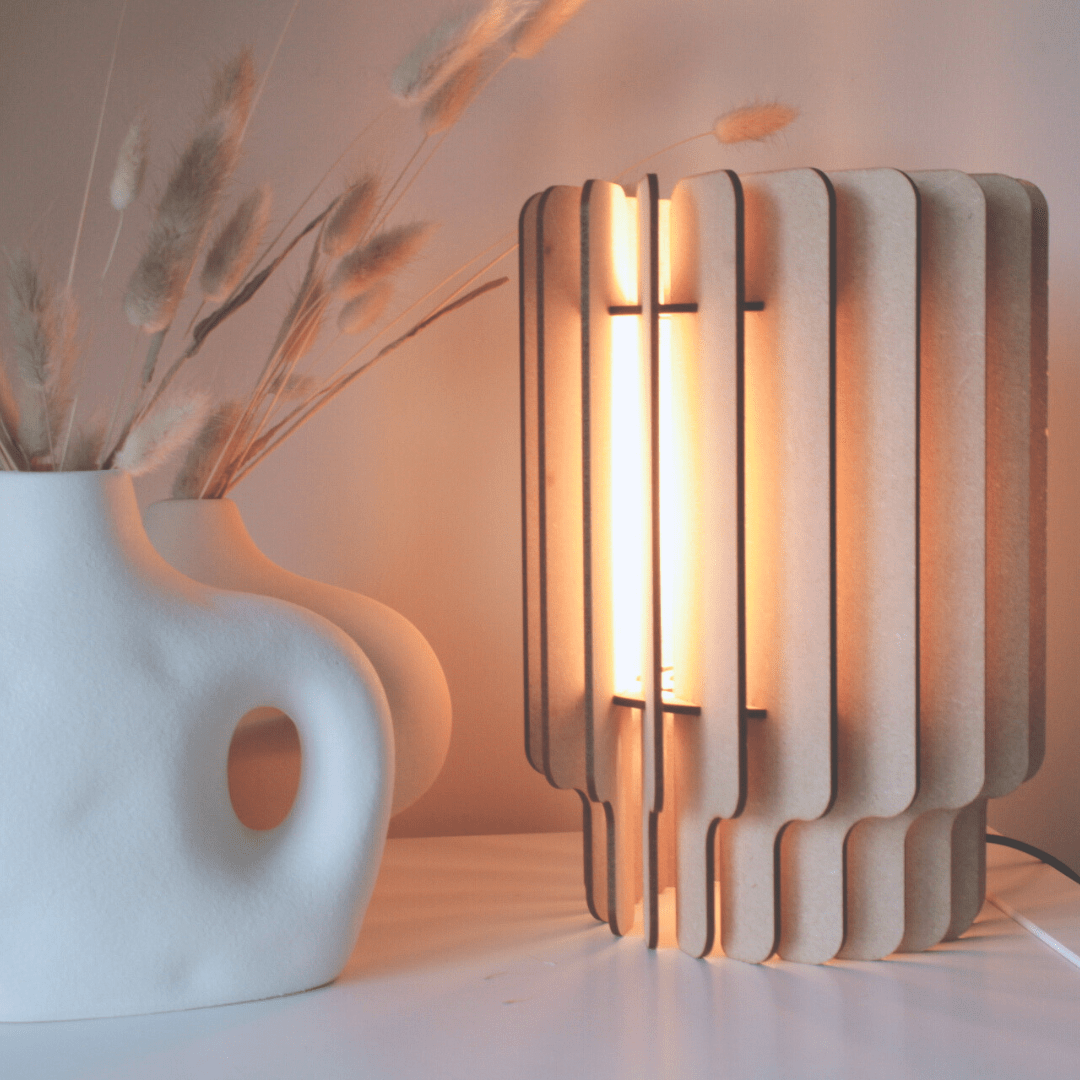 Nova tafellamp - hout in de kleur Aged Pink van Van Tjalle en Jasper