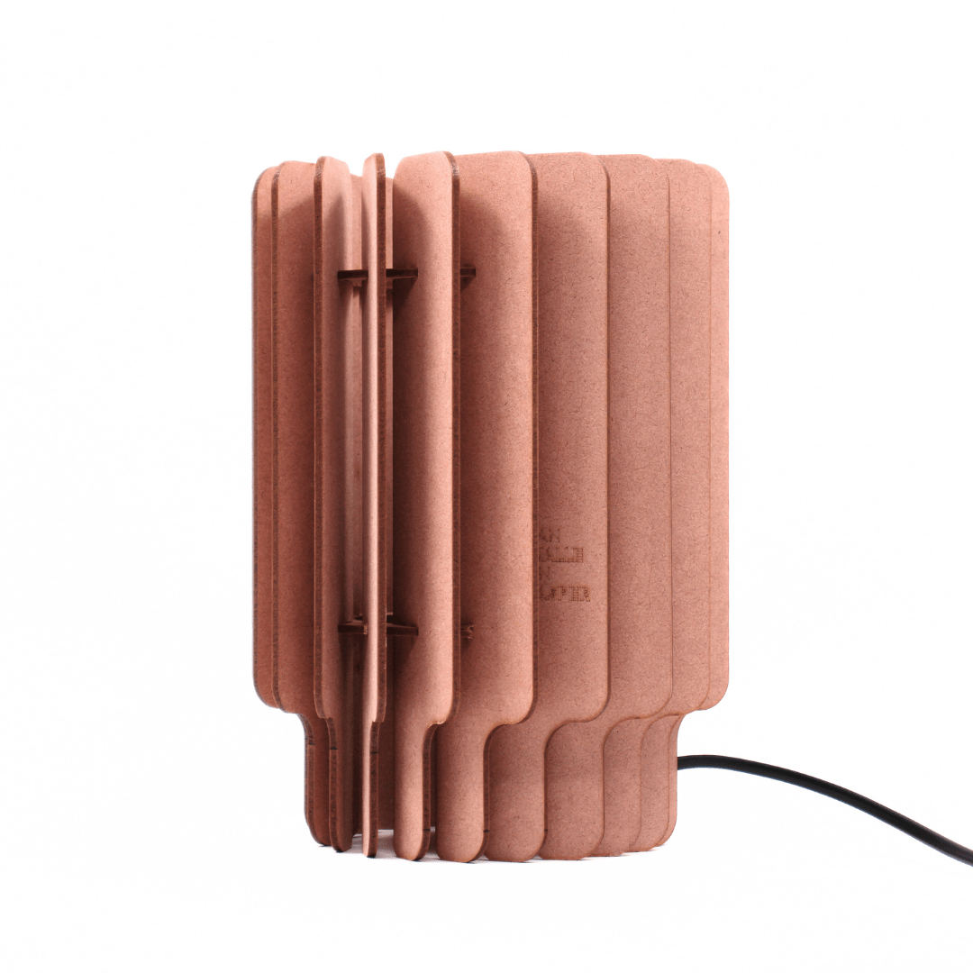 Nova tafellamp - hout in de kleur Aged Pink van Van Tjalle en Jasper