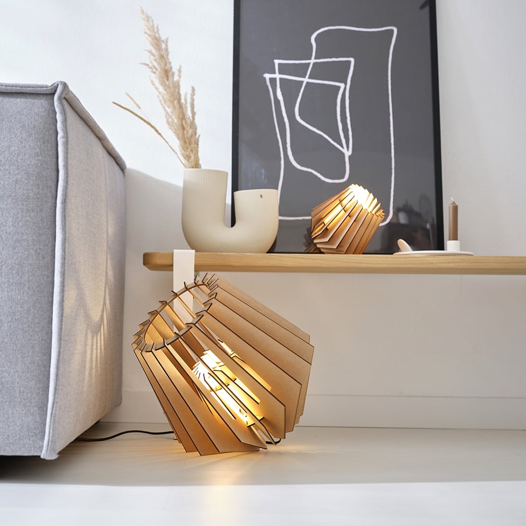 Spot - nik vloerlamp - hout in de kleur Dirty Mint van Van Tjalle en Jasper