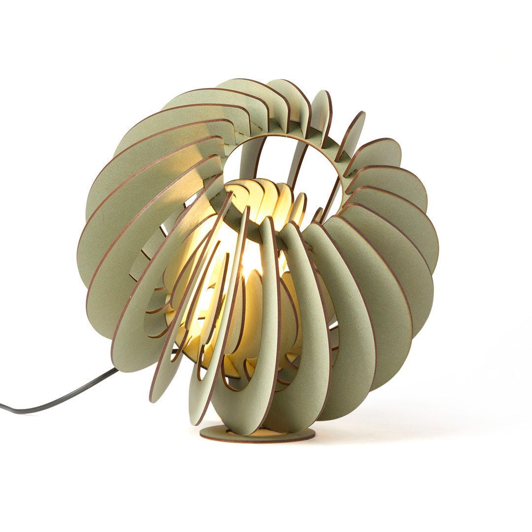 William Shakesphere vloerlamp - hout in de kleur Naturel van Van Tjalle en Jasper