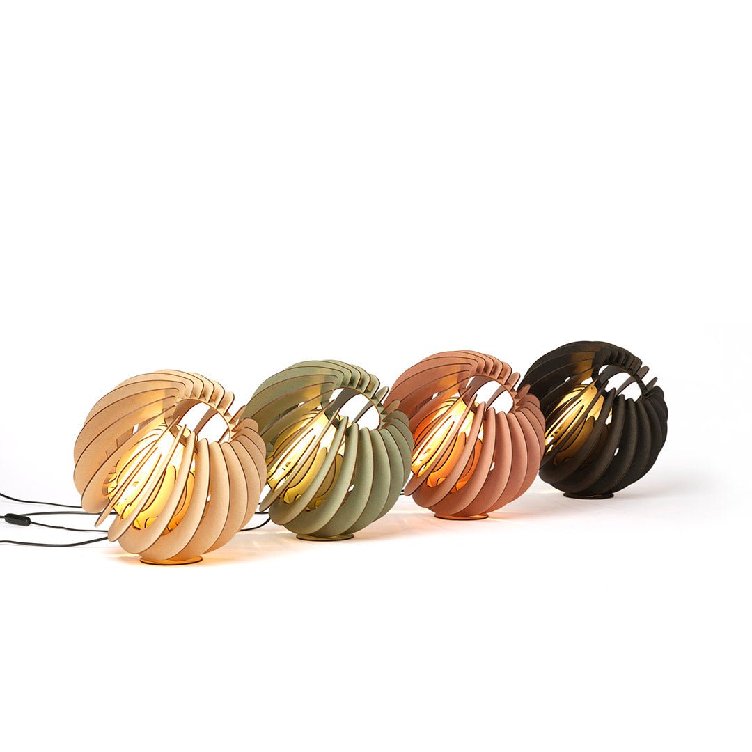 William Shakesphere vloerlamp - hout in de kleur Naturel van Van Tjalle en Jasper