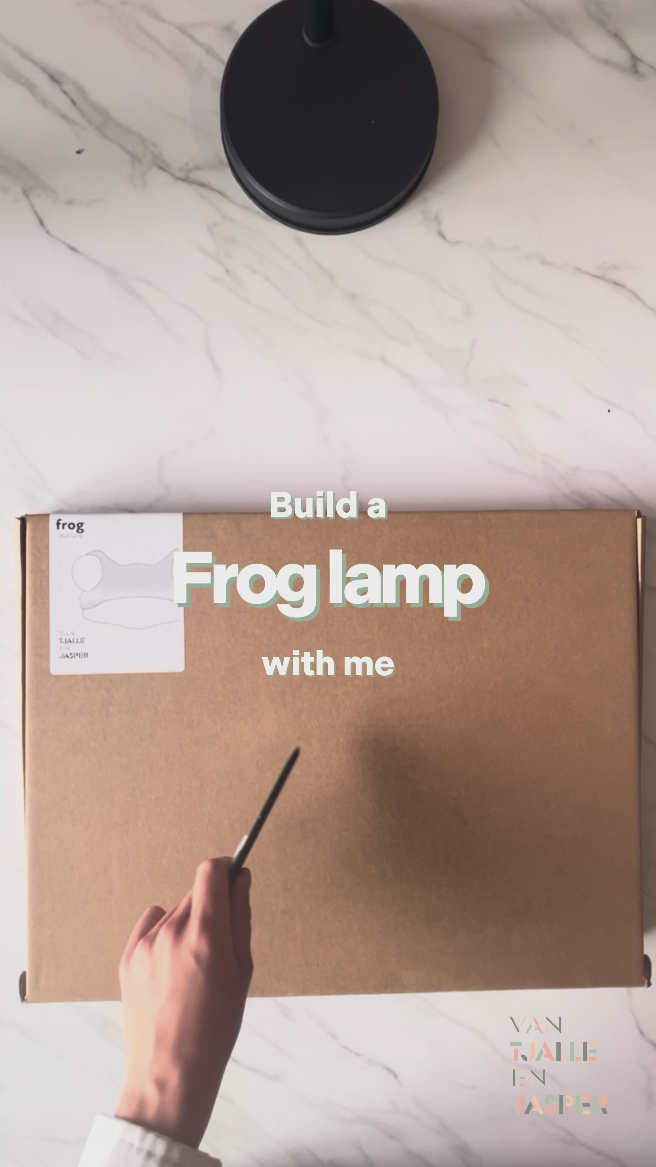 Video laden: Frosch Wandlampe