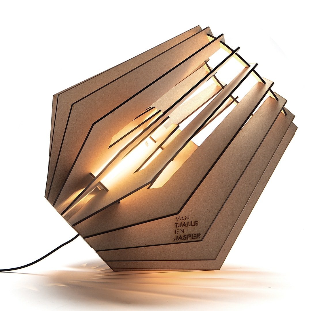 Spot - nik vloerlamp - hout in de kleur Dirty Mint van Van Tjalle en Jasper