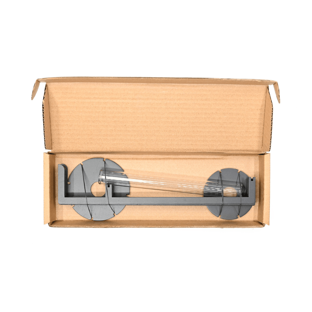 Square bloemenvaas - Bloemenvaas in de kleur Black van Van Tjalle en Jasper